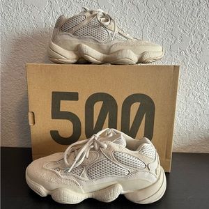 Yeezy Blush 500 M4 or W5.5